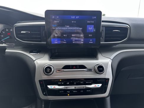 Certified 2022 Ford Explorer XLT w/ Equipment Group 202A AWD/4WD image 16