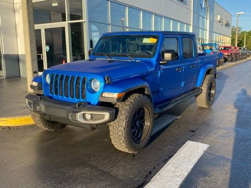 Used 2023 Jeep Gladiator Sport image 4
