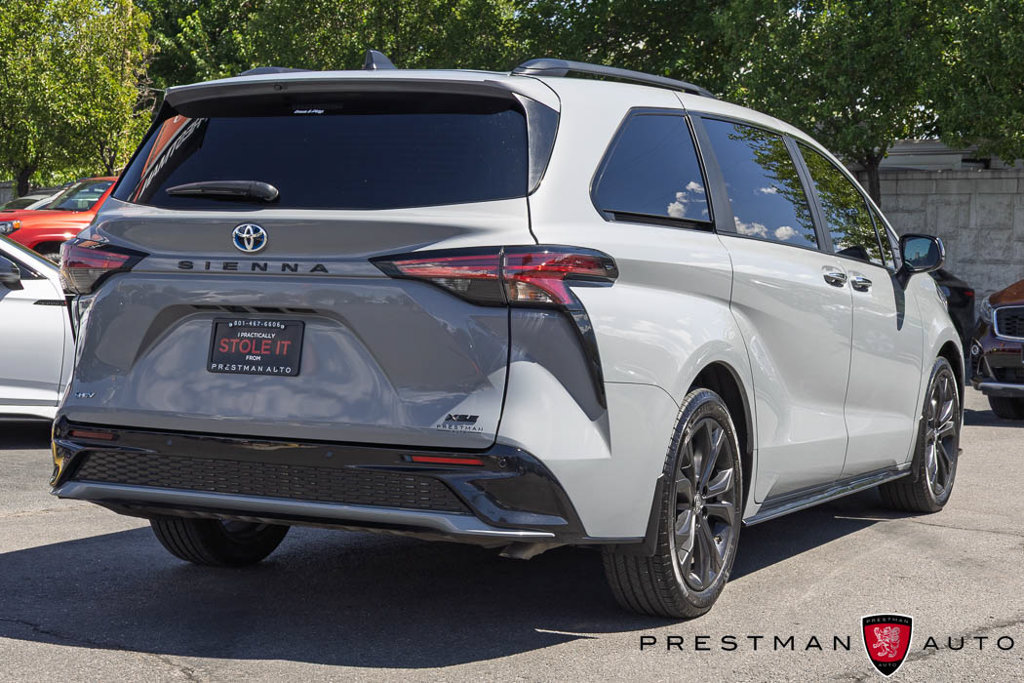 Used 2025 Toyota Sienna XSE FWD image 21
