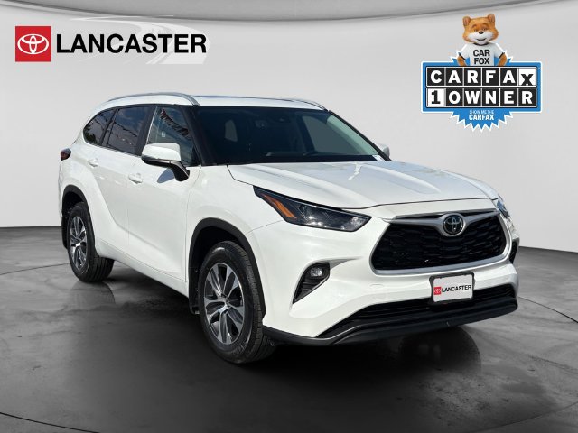 Used 2023 Toyota Highlander XLE AWD/4WD image 1