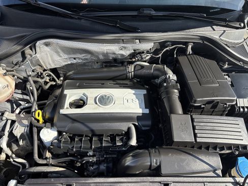 Used 2017 Volkswagen Tiguan S image 34