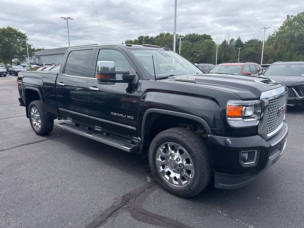 Used 2017 GMC Sierra 2500 Denali w/ Duramax Plus Package AWD/4WD image 6