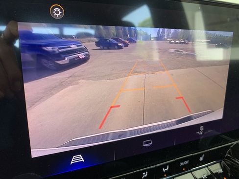 New 2024 Chevrolet Colorado LT w/ LT Convenience Package III image 29