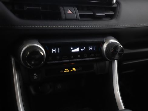 Used 2025 Toyota RAV4 LE image 22