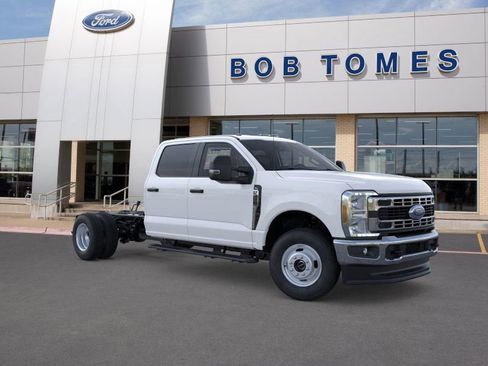 New 2025 Ford F350 XL w/ XL Chrome Package image 9