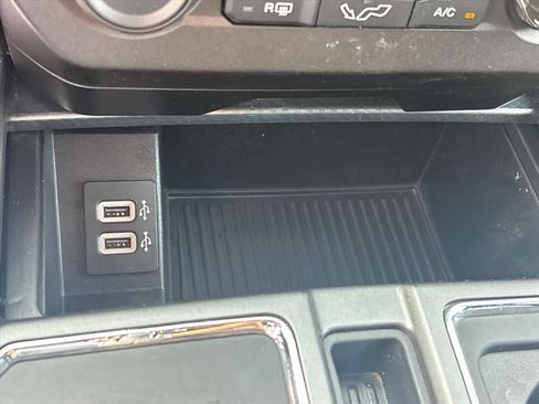 Used 2020 Ford F150 XLT w/ Equipment Group 302A Luxury AWD/4WD image 34