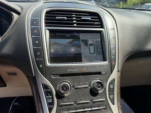 Used 2018 Lincoln MKX Reserve w/ Driver Assistance Package AWD/4WD image 19