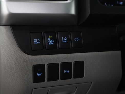 Used 2016 Toyota Highlander Limited w/ Driver Technology Package AWD/4WD image 29