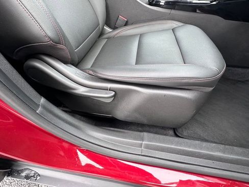 Certified 2024 Chevrolet Trax RS image 11