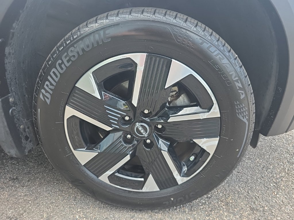 Certified 2025 Nissan Kicks SV AWD/4WD image 23