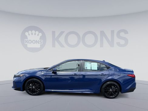 Used 2025 Toyota Camry SE w/ Multimedia Upgrade Package FWD image 2