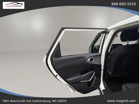 Used 2020 Kia Soul LX FWD image 15