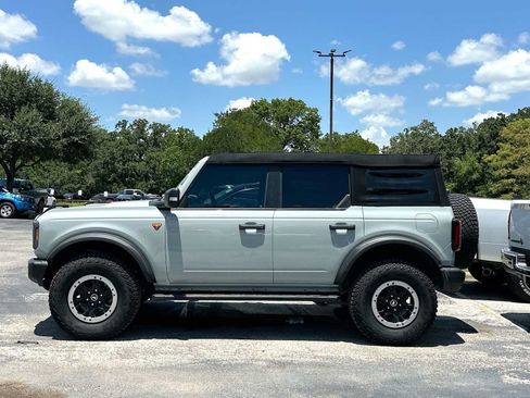 Used 2023 Ford Bronco Badlands AWD/4WD image 6