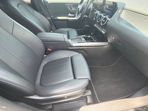 Used 2025 Mercedes-Benz GLA 250 image 13