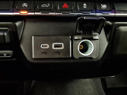 Used 2021 GMC Sierra 1500 Elevation image 23