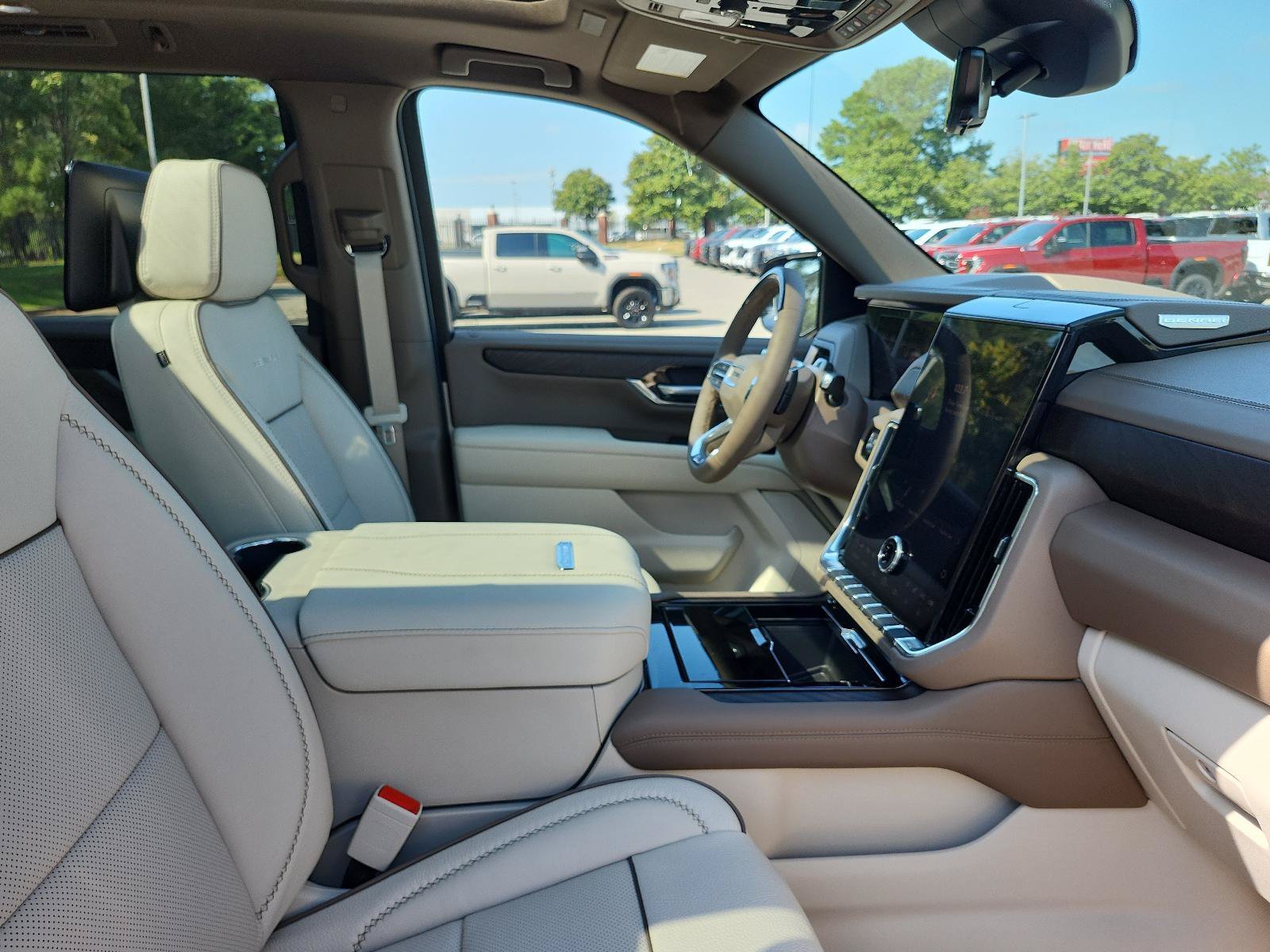New 2027 GMC Yukon Denali w/ Denali Reserve Package AWD/4WD image 6