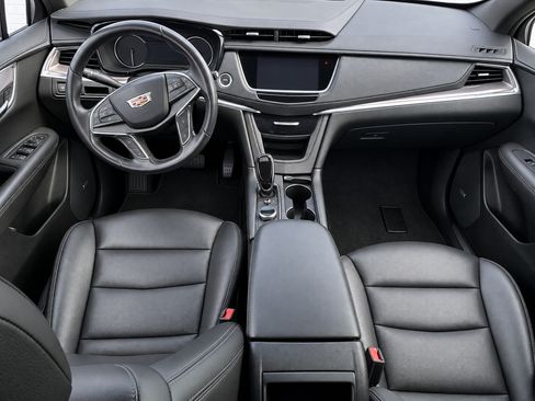 Used 2021 Cadillac XT5 Luxury FWD image 8