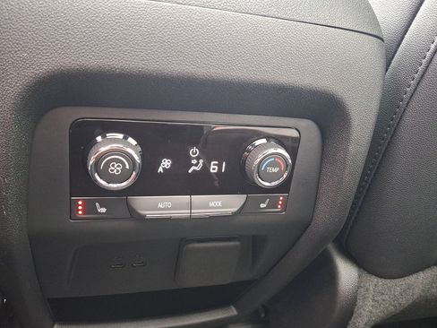 Used 2026 Chevrolet Traverse High Country AWD/4WD image 12