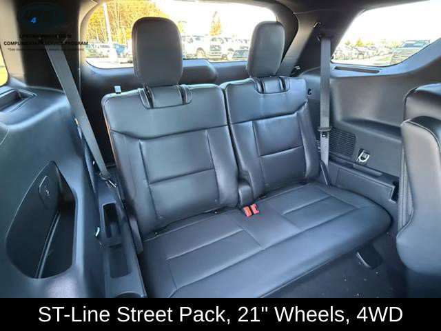 Used 2027 Ford Explorer ST-Line w/ Premium Package AWD/4WD image 14