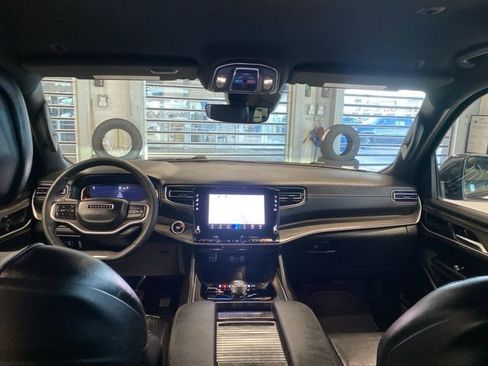 Used 2024 Jeep Wagoneer Series II image 33