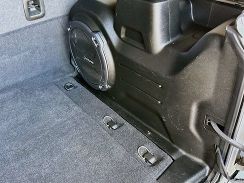 Used 2022 Jeep Wrangler Unlimited Sahara AWD/4WD image 31
