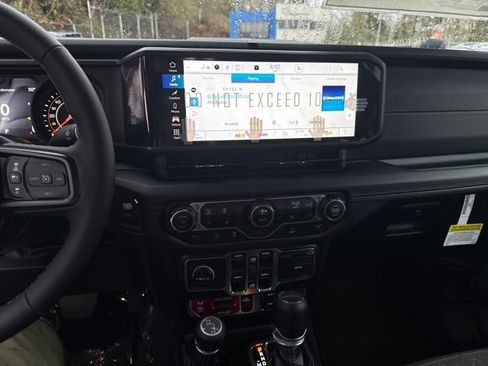 New 2026 Jeep Gladiator Mojave image 21