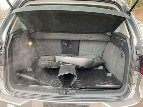 Used 2009 Volkswagen Tiguan SE image 18