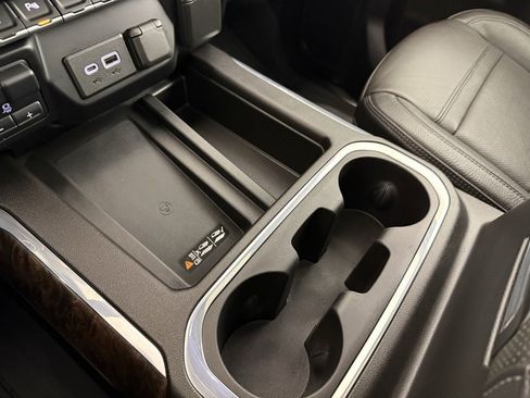 Used 2022 GMC Sierra 2500 Denali image 32