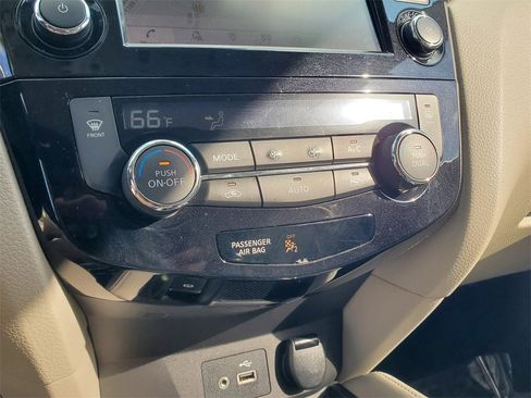 Used 2019 Nissan Rogue Sport SL w/ Premium Package image 31