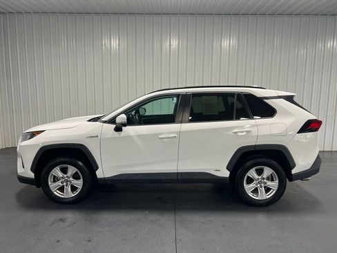 Used 2019 Toyota RAV4 LE image 20