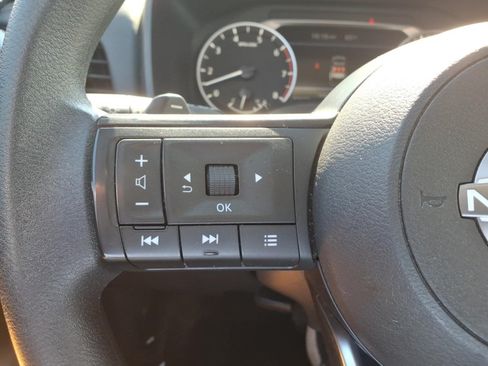 Used 2024 Nissan Rogue SV AWD/4WD image 25