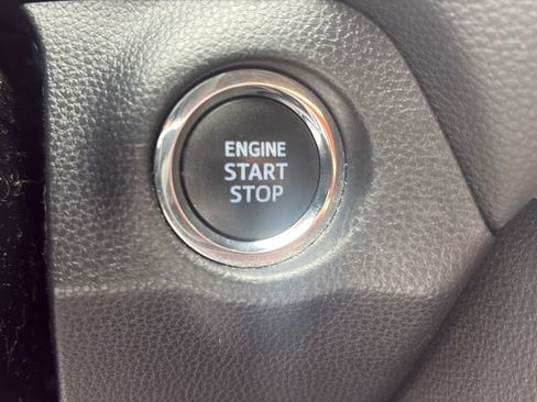 Used 2020 Toyota RAV4 XLE Premium AWD/4WD image 27
