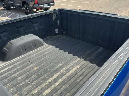 Used 2022 Chevrolet Silverado 1500 Custom image 15