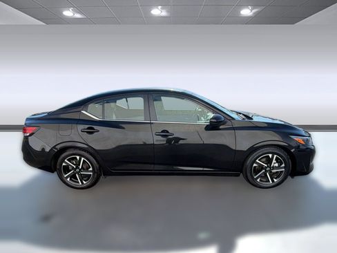 Used 2024 Nissan Sentra SV FWD image 8
