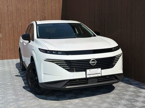 Used 2025 Nissan Murano SV FWD image 9