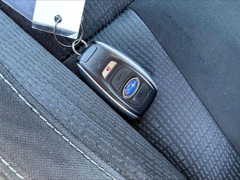 Used 2022 Subaru Ascent Premium w/ Convenience Package image 19