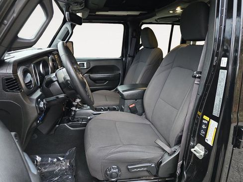 Used 2023 Jeep Wrangler Unlimited w/ Sun & Screen Package image 7