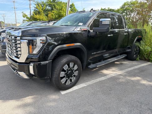 Used 2024 GMC Sierra 2500 Denali w/ Denali Reserve Package AWD/4WD image 8