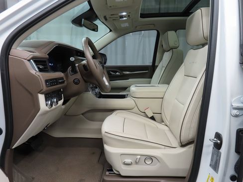 Used 2024 GMC Yukon Denali image 9