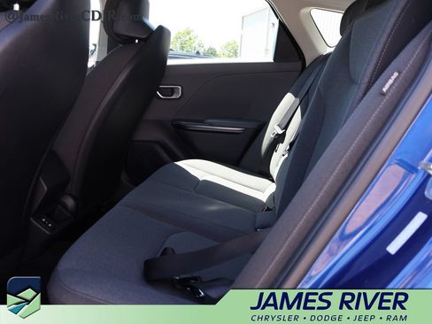 Used 2025 Kia K4 FWD image 17