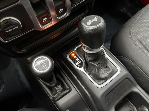 Used 2021 Jeep Wrangler Sport AWD/4WD image 60