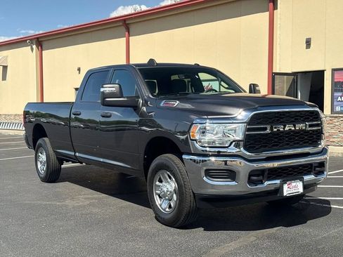 Used 2024 RAM 2500 Tradesman w/ Chrome Appearance Group AWD/4WD image 38