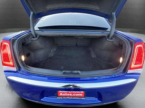 Used 2018 Chrysler 300 Limited image 10