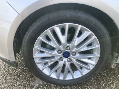 Used 2017 Ford Focus Titanium w/ Titanium Technology Package image 9