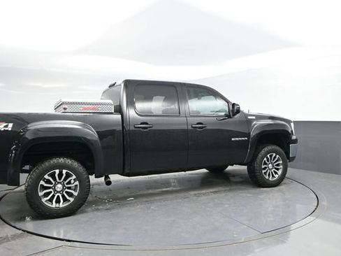 Used 2010 GMC Sierra 1500 SLT w/ All-Terrain Package AWD/4WD image 2