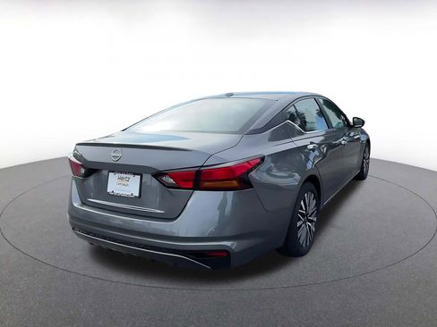 Used 2025 Nissan Altima 2.5 SV image 14