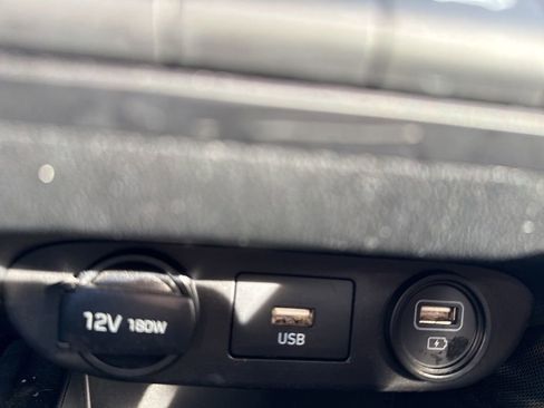 Used 2023 Hyundai Elantra SEL image 25