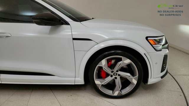 Used 2024 Audi Q8 e-tron Premium AWD/4WD image 20