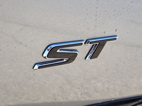 New 2025 Buick Envision Sport Touring image 12