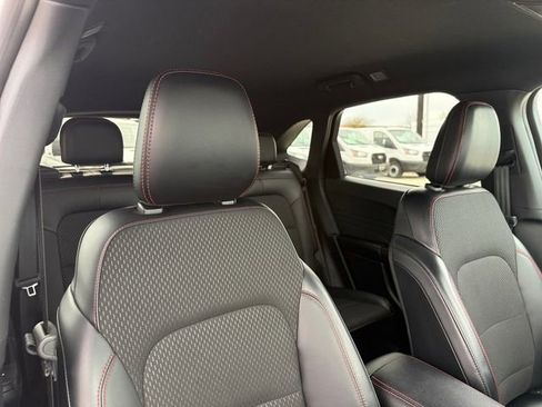 Used 2025 Ford Escape ST-Line image 8